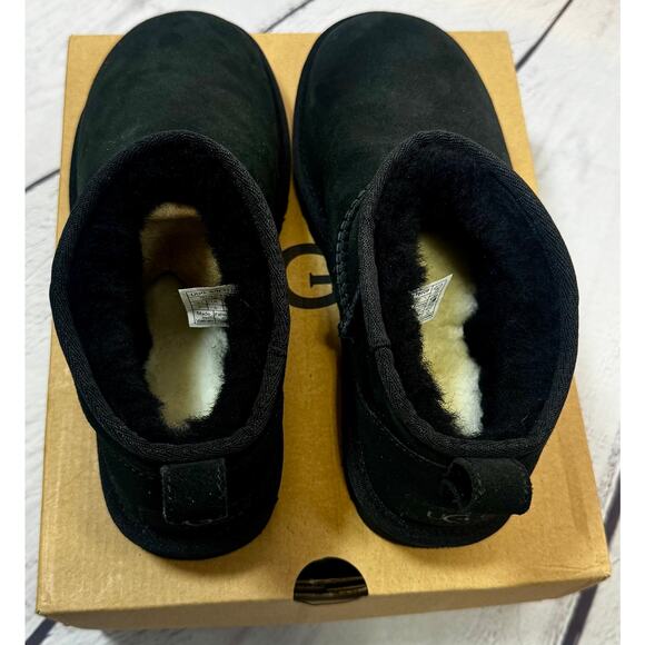 UGG Classic Ultra Mini Boots Black Suede Women’s Size 7 – New With Box - Picture 8 of 13